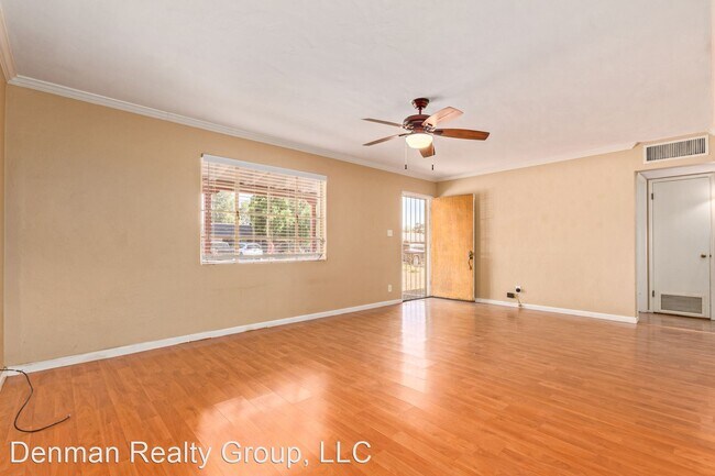 Building Photo - 2 br, 1 bath House - 2330 W. Weldon Ave.
