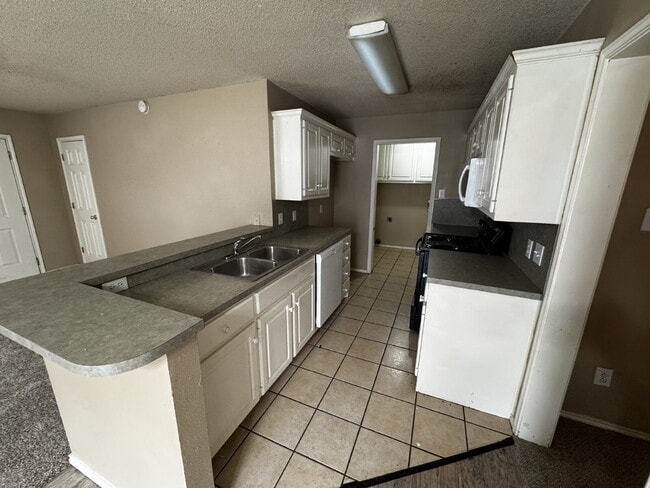 Foto del edificio - Beautiful Unit on Cul-de-Sac Street Conven...