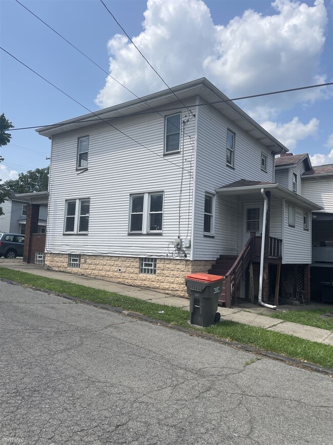 Building Photo - 4 br, 1.5 bath House - 1600 2nd Avenue
