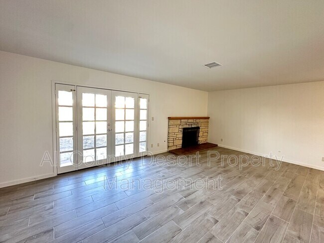 Foto del edificio - 69200 Nilda Dr