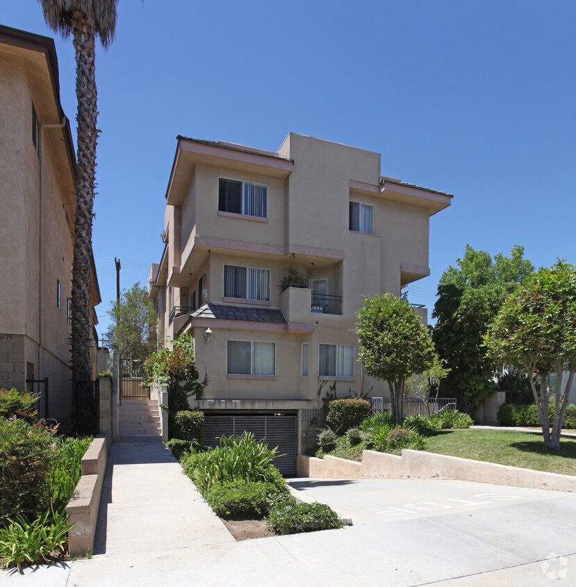 Building Photo - 1049 Rosedale Ave