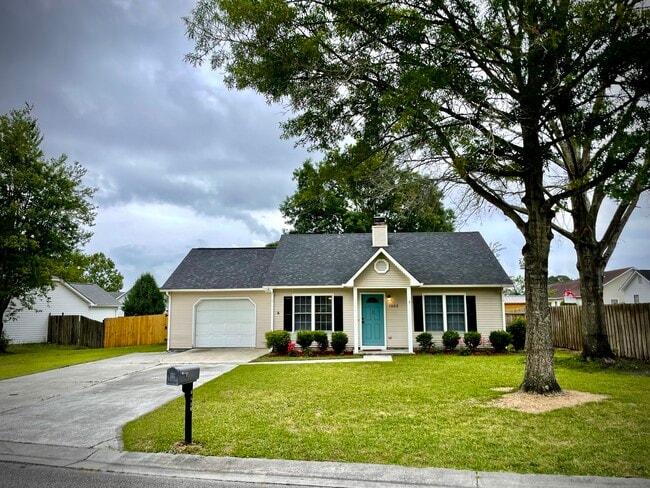 Building Photo - 1002 Gordon Woods Rd