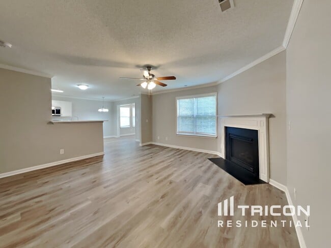 Foto del edificio - 6231 Creekbrooke Ct