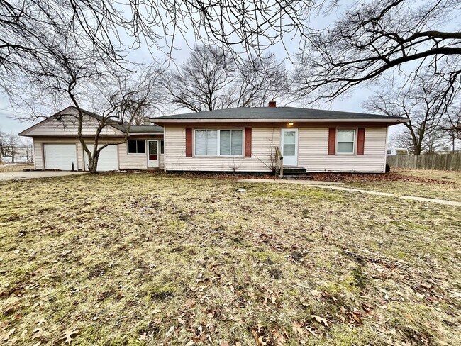 Foto del edificio - Spacious Three Bedroom Home in Muskegon