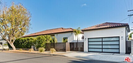 Building Photo - 5059 Hesperia Ave