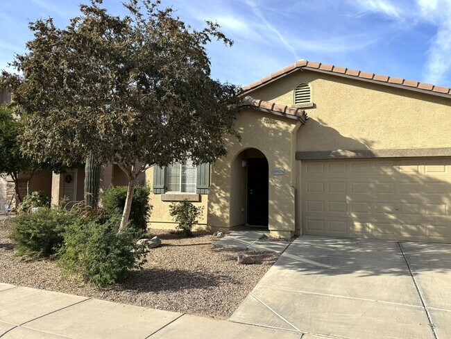 Building Photo - Beautiful 4-bedroom, 2-bath single-story home with Fully Landscaped Backyard