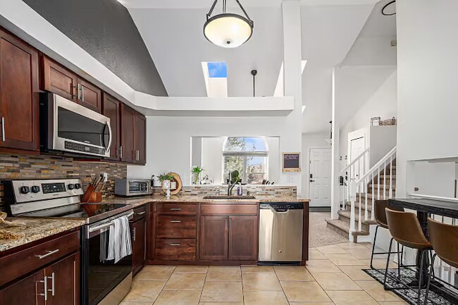 Building Photo - 7120 Nettlewood Pl