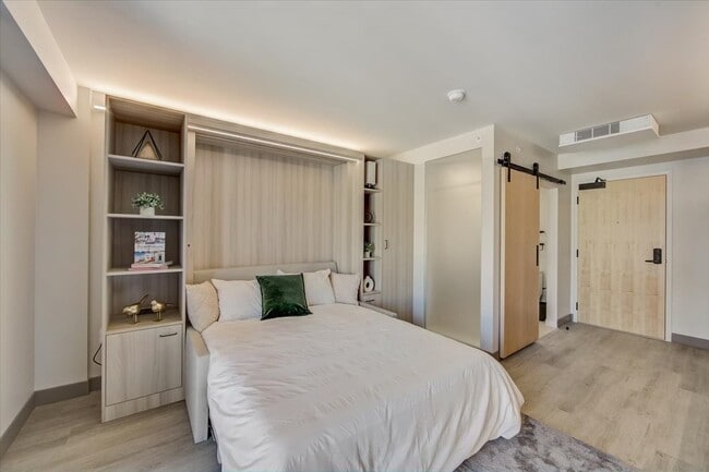 Foto del interior - 145 Leavenworth St