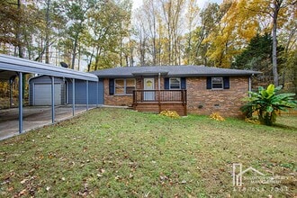 Building Photo - 4979 Paris Ave