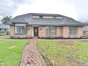 Building Photo - 4106 Clovernook Ln
