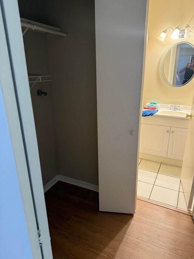 Foto del edificio - 2 Bedroom 1.5 Bath Beautiful Townhome in E...