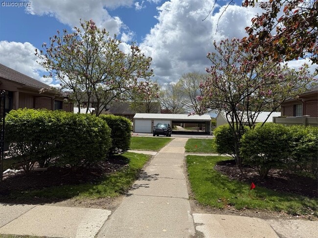 Building Photo - 31186 Country Way