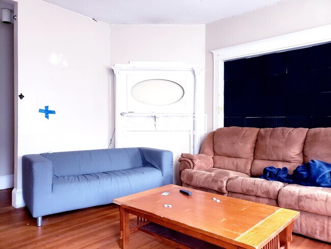 Building Photo - 45 Cherokee St