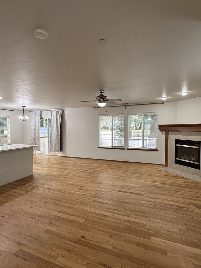 Foto del edificio - 1266 Hudson St