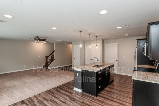 Building Photo - 3017 Auten Ave