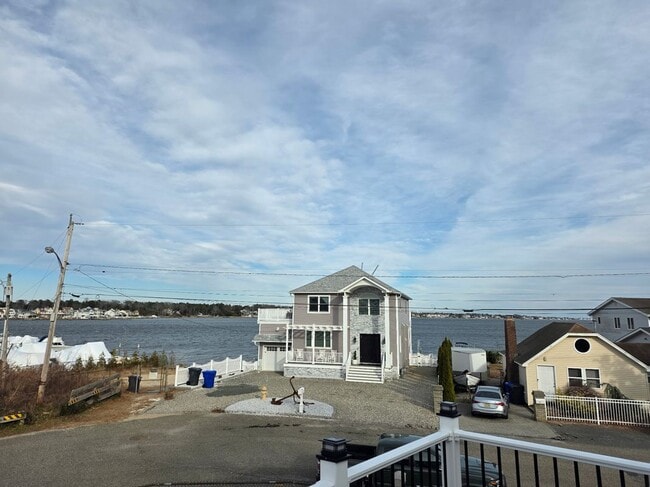 Foto del edificio - 596 Kingfisher Cir