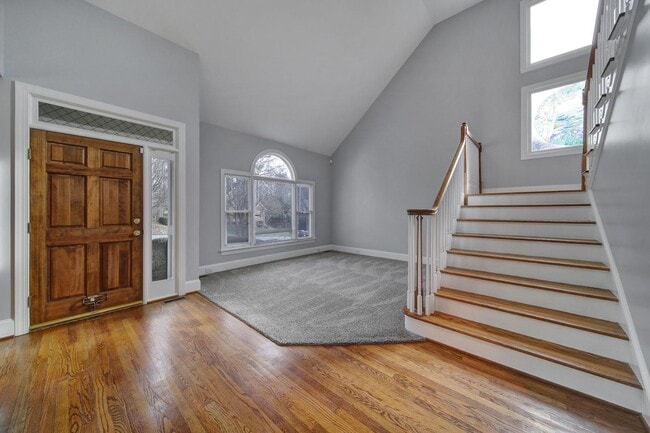 Building Photo - Spacious Four Bedroom Home!