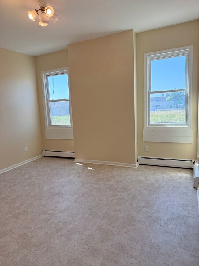 Building Photo - 476 Wethersfield Ave