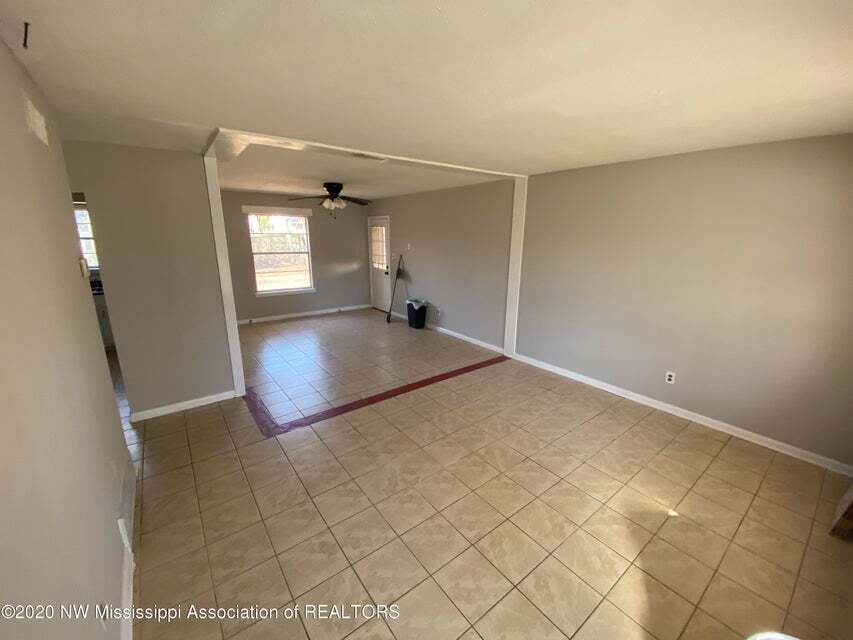 Foto del edificio - 8119 Elmbrook Dr