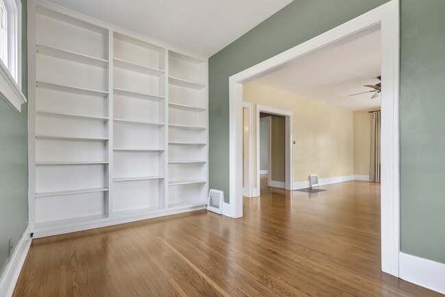 Building Photo - 518 South St