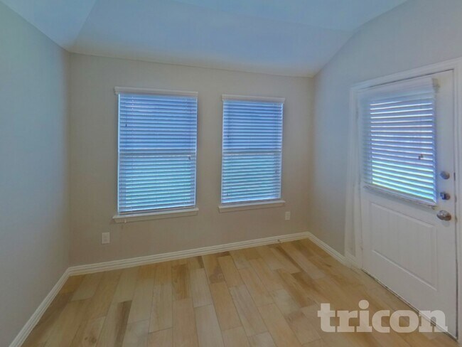 Foto del edificio - 810 Silverbell St