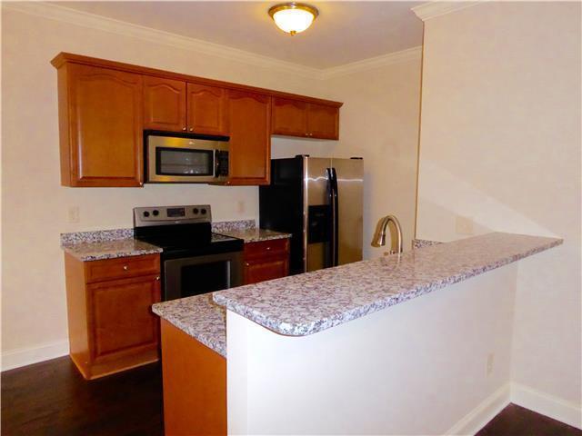 Foto del edificio - 1046 Woodbury Falls Dr