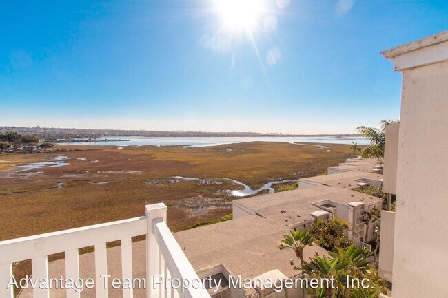 Foto del edificio - 4015 Crown Point Dr
