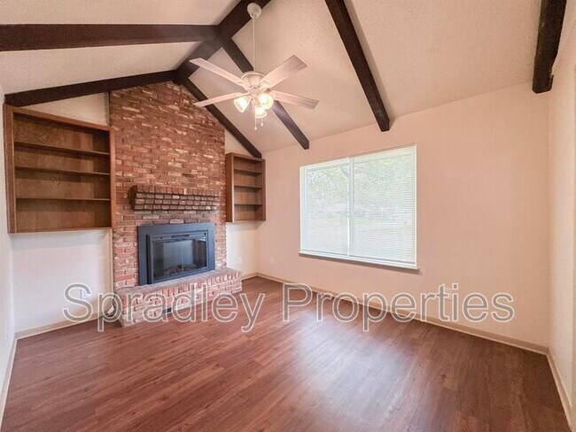 Foto del edificio - 807 Apache Dr