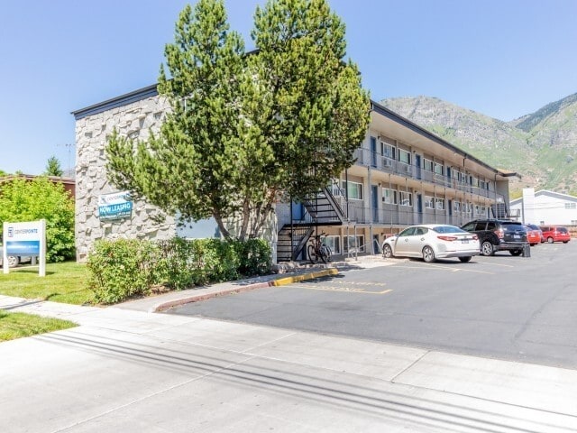 Building Photo - 562 N 200 E