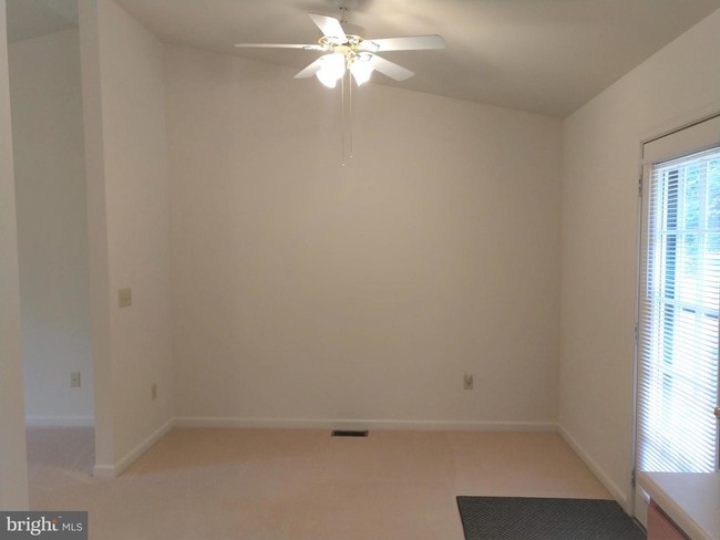 Building Photo - 21153 Gibsons Ln