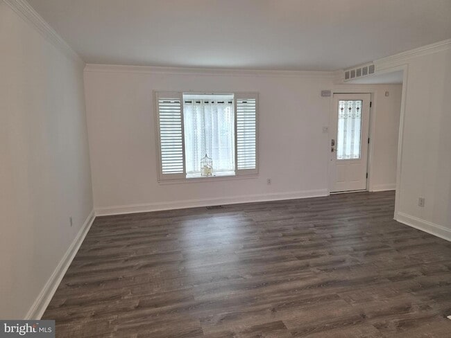 Building Photo - 251 Fir Tree Ct