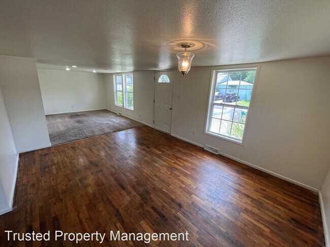 Building Photo - 2 br, 1 bath House - 439 North Manion Street