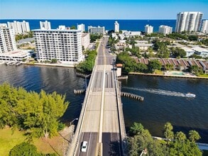 Building Photo - 2860 NE 14th St