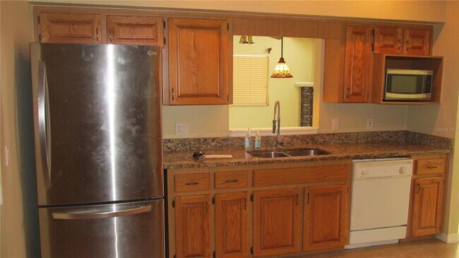 Foto del edificio - 9827 Bay Vista Estates Blvd