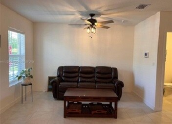 Foto del edificio - 314 NE 5th Pl