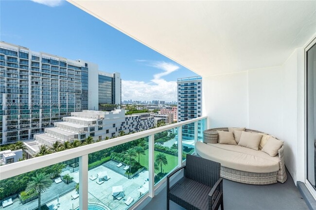 Building Photo - 2301 Collins Ave