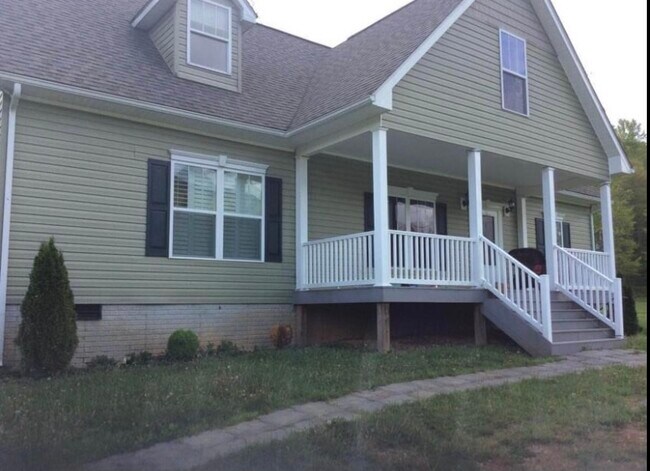 Building Photo - 2626 Sam Snead Hwy
