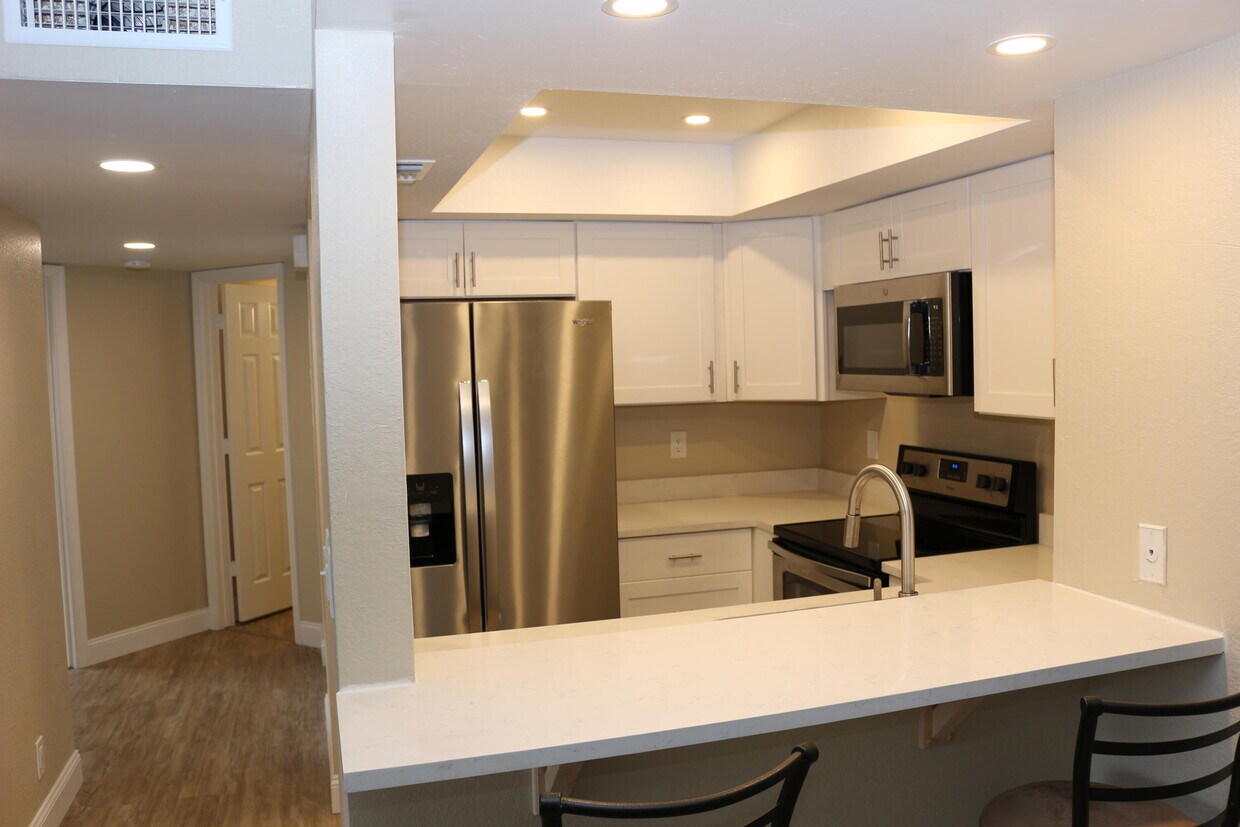 Primary Photo - 1565 SE Royal Green Cir