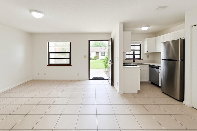 Foto del edificio - 1226 N Haverhill Rd