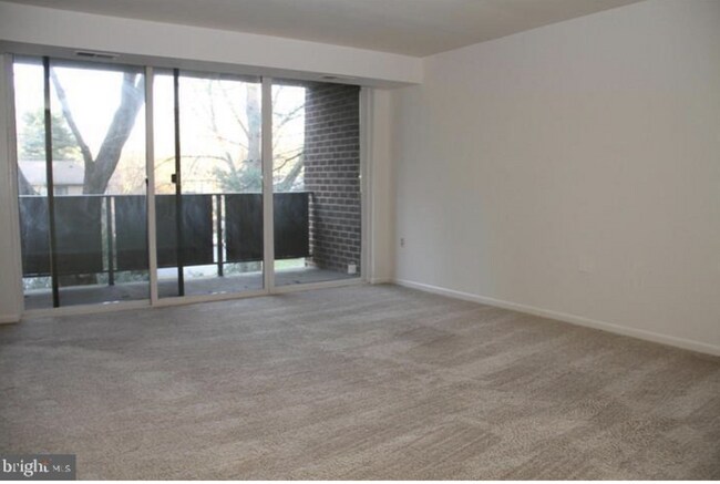 Foto del edificio - Spacious 2 bed 2 bath condo in Reston!