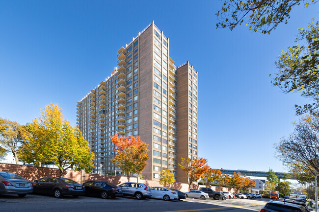 Building Photo - The Cryder House