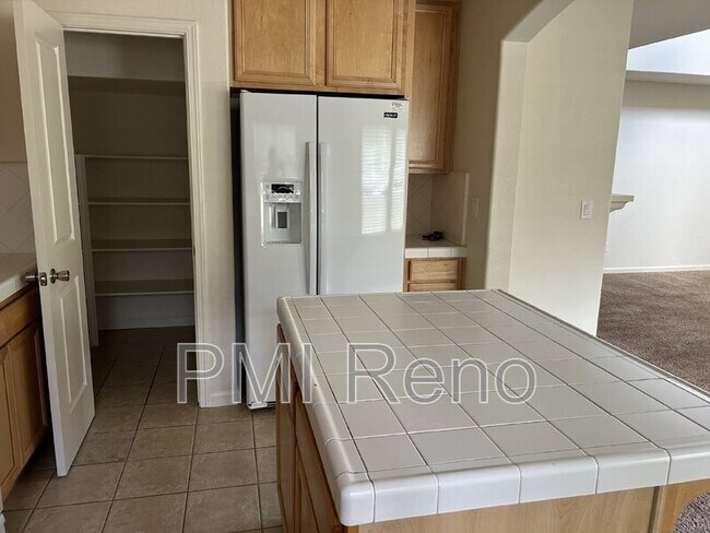 Foto del edificio - 1687 Lone Oak Trail