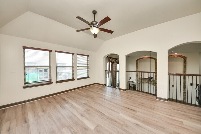 Foto del edificio - 26407 Wooded Hollow Ln