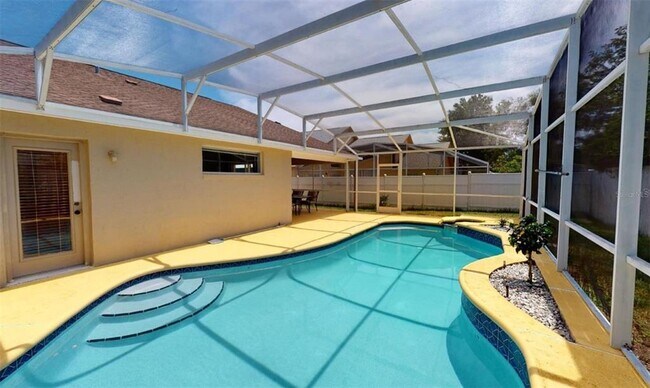 Building Photo - 8810 Kensington Ct
