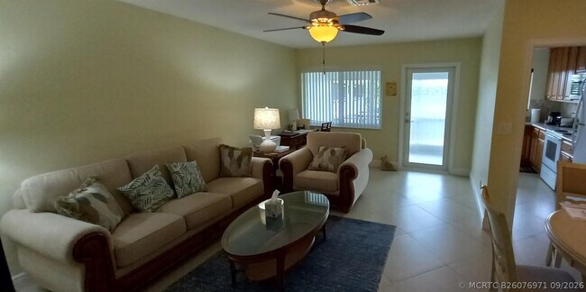Foto del edificio - 2100 NE 38th St