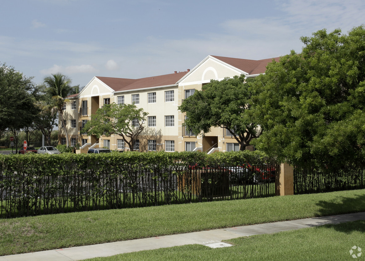 Primary Photo - Marbrisa Apartments