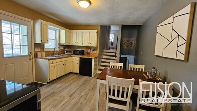 Building Photo - 140 Pine St