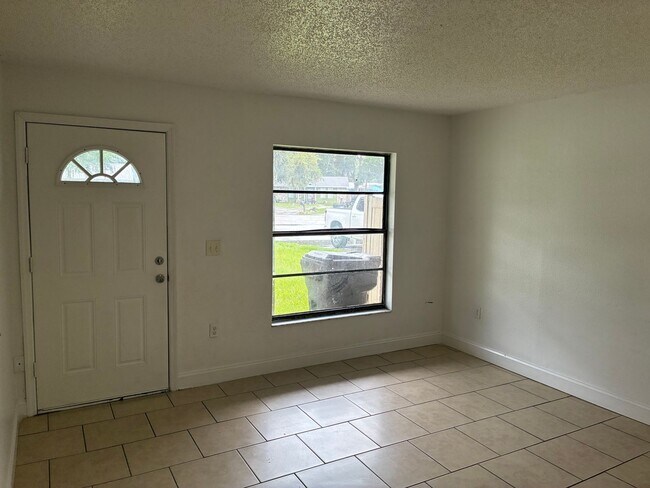 Foto del edificio - 620-622 Pineville Ln