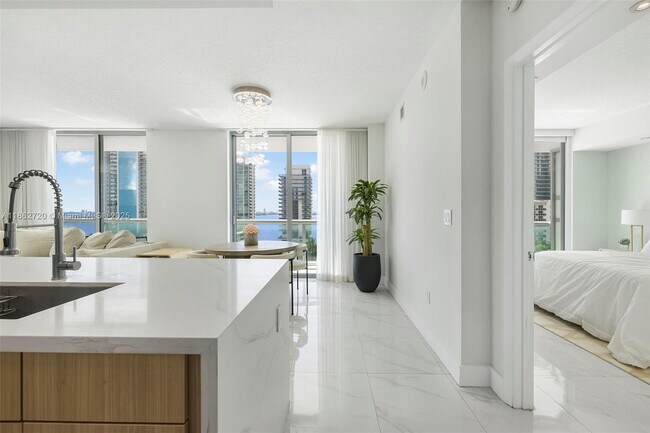 Foto del edificio - 333 NE 24th St