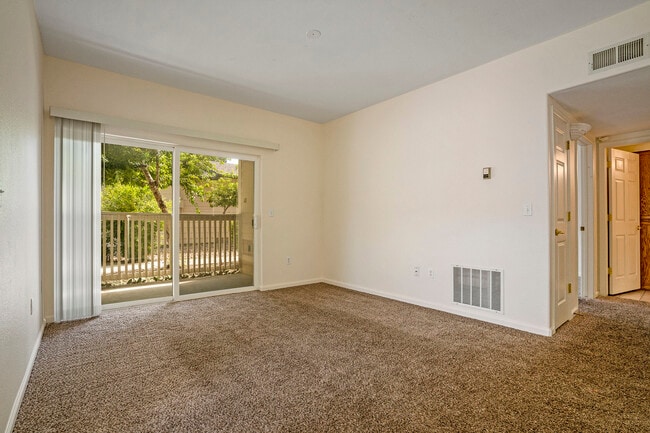 Building Photo - 9914 E Carolina Cir